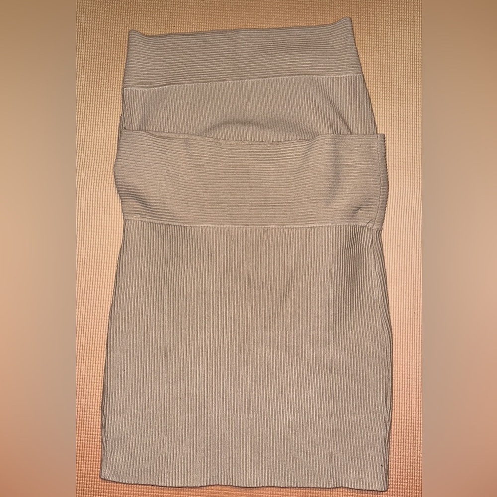 House of Harlow 1960 Knit Co-ord Set (Top and Skirt) large new with tag - Picture 4 of 5